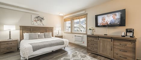 Deluxe-Zimmer, 1 King-Bett | Bügeleisen/Bügelbrett, kostenloses WLAN, Bettwäsche