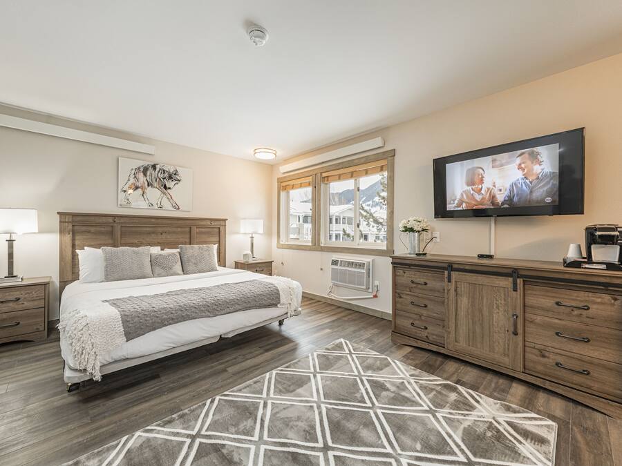 Deluxe-Zimmer, 1 King-Bett | Bügeleisen/Bügelbrett, kostenloses WLAN, Bettwäsche