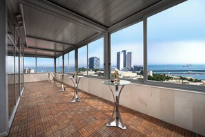 Terrace/patio - Ramada Plaza by Wyndham Istanbul Atakoy (Istanbul)