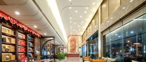 Lobby lounge