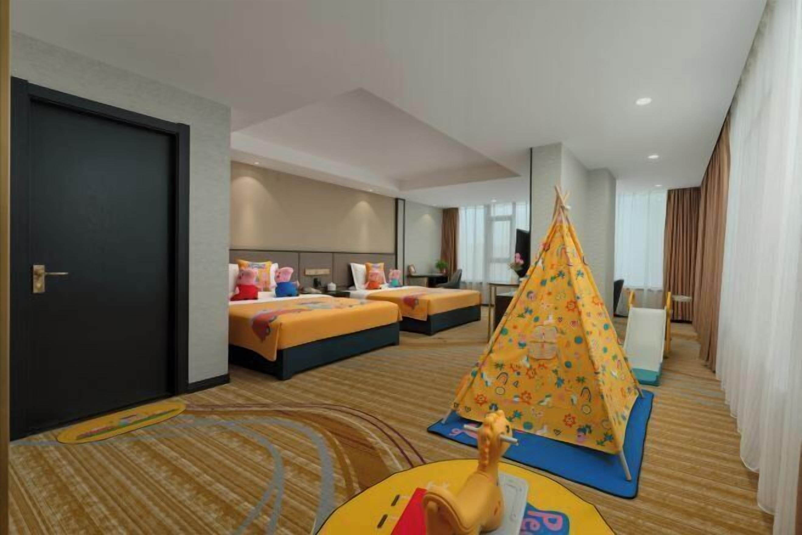 Minibar, una cassaforte in camera, ferro/asse da stiro, Internet