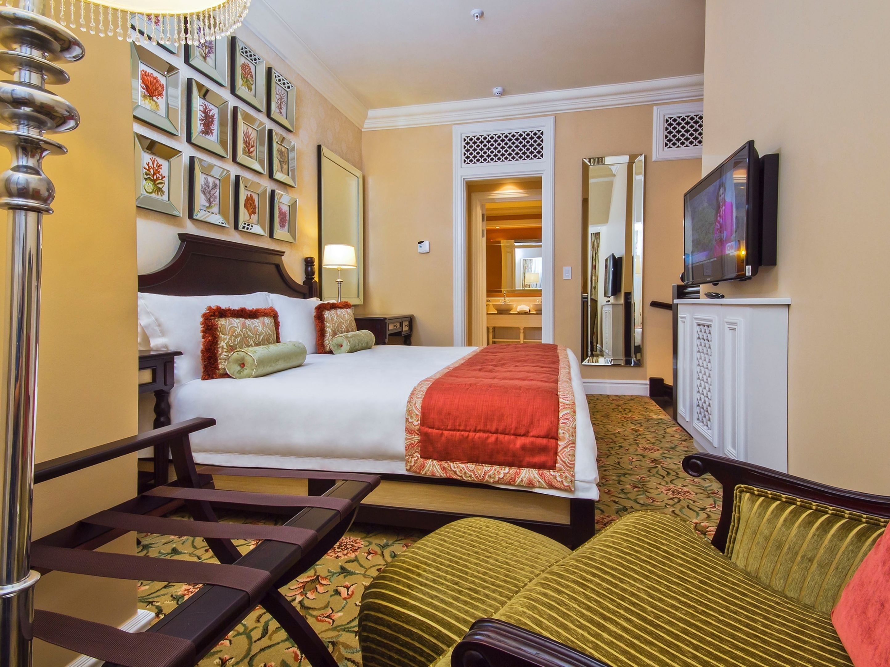 junior suite | minibar, in-room safe, desk, blackout curtains