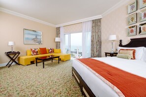 Family Room | Minibar, in-room safe, desk, blackout curtains - The Boardwalk Hotel (Gqeberha (Port Elizabeth))