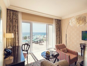 Superior Luxury Room | Minibar, in-room safe, desk, blackout curtains - The Boardwalk Hotel (Gqeberha (Port Elizabeth))