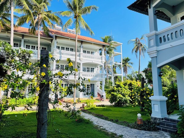 Deluxe Room | Minibar, in-room safe, blackout curtains, soundproofing - MUINE SUN & SEA BEACH ( BOUTIQUE RESORT & GLAMPING) (Phan Thiet)