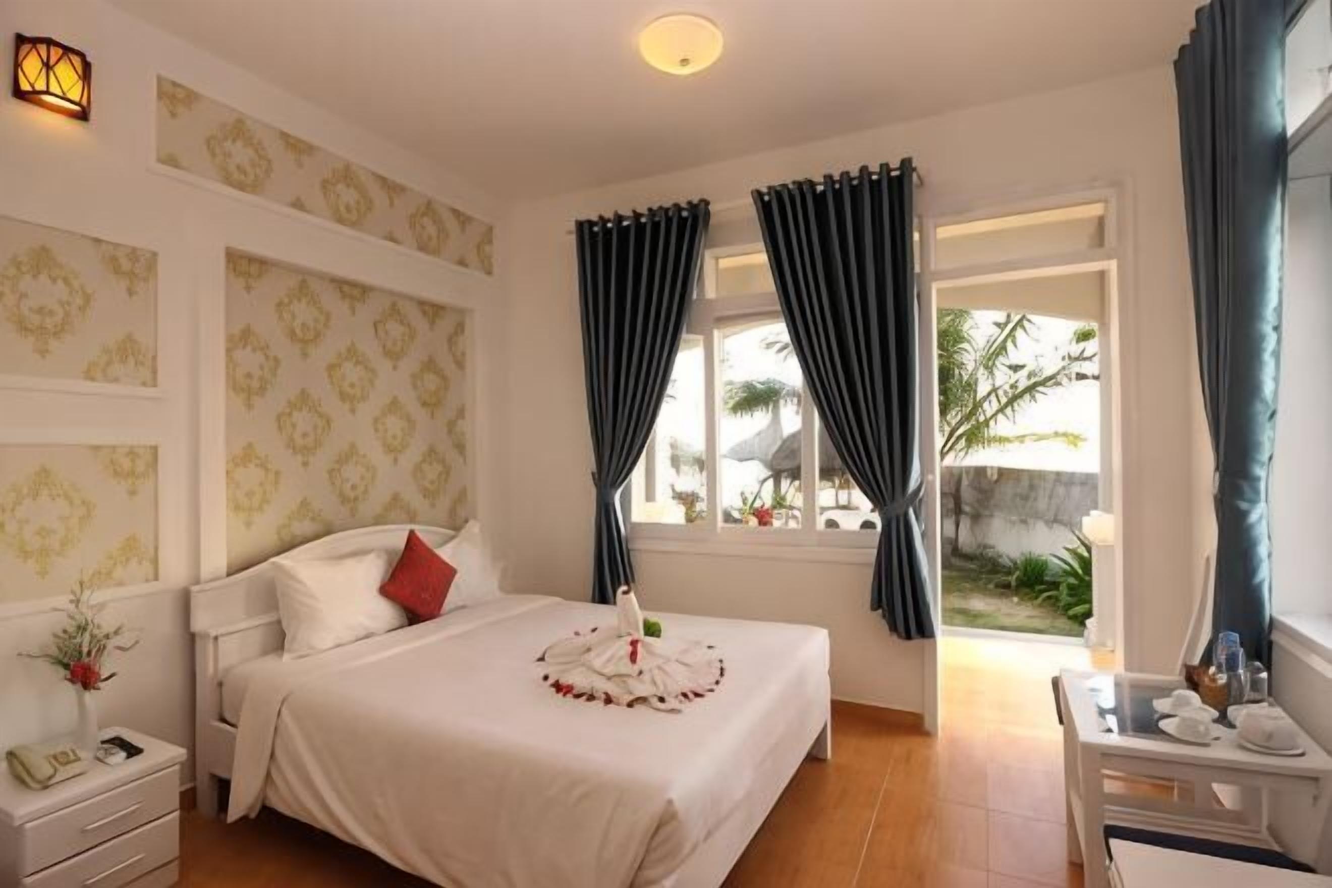 Minibar, in-room safe, blackout drapes, soundproofing