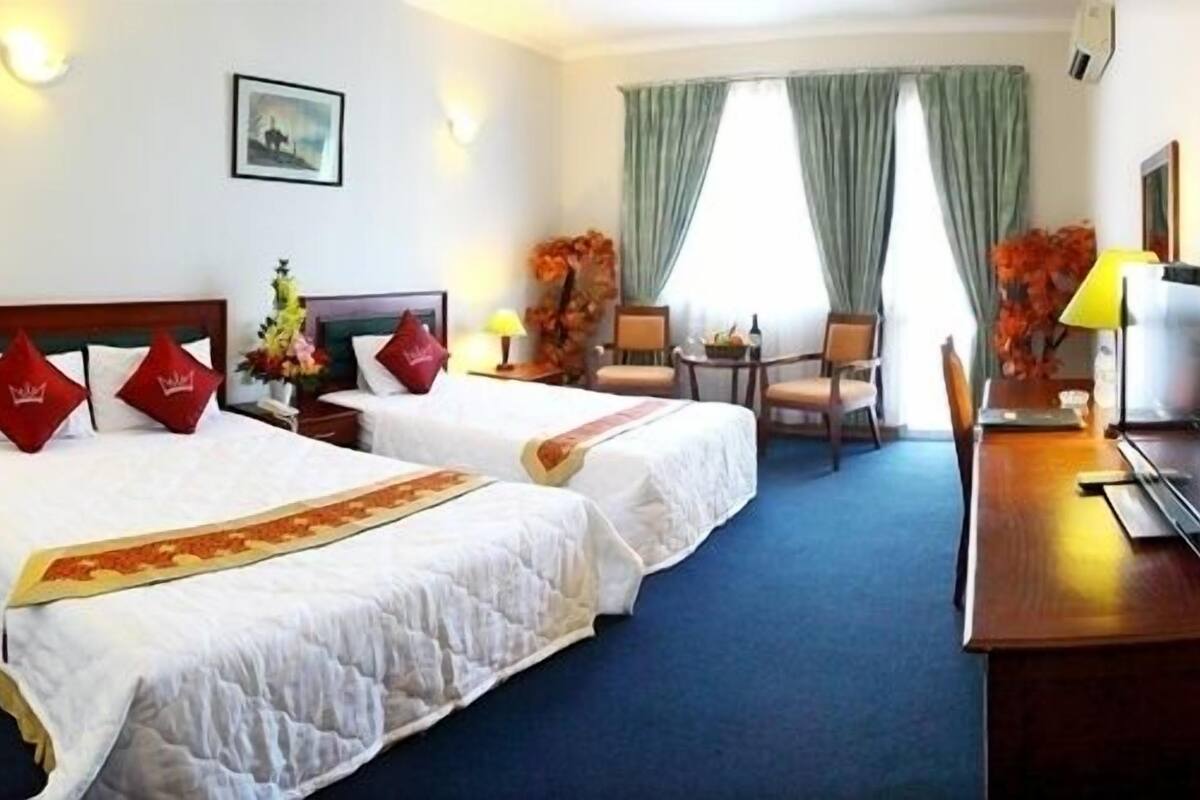 Deluxe Double or Twin Room | Minibar, desk, rollaway beds, free WiFi