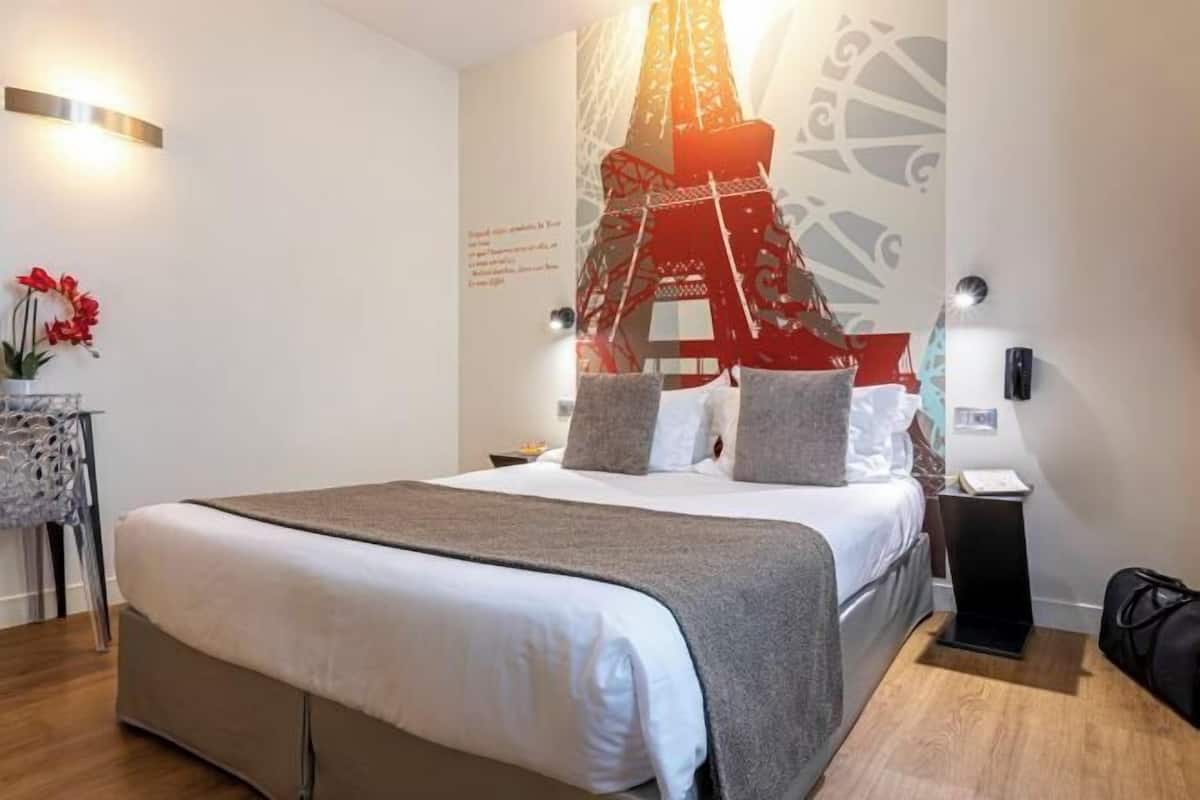 Literie de qualité supérieure, coffres-forts dans les chambres, bureau