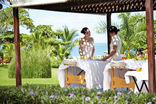 Hot tub, steam room, body scrubs, facials