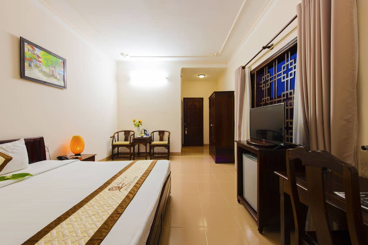 Pillow-top beds, free minibar items, in-room safe, desk