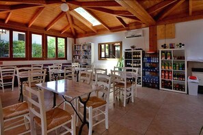 Breakfast (EUR 5.00 per person) - Residence al Lago (Castiglione del Lago)