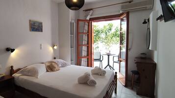 Standard Room, 1 Double or 2 Single Beds | Egyptian cotton sheets, down duvets, memory-foam beds, desk