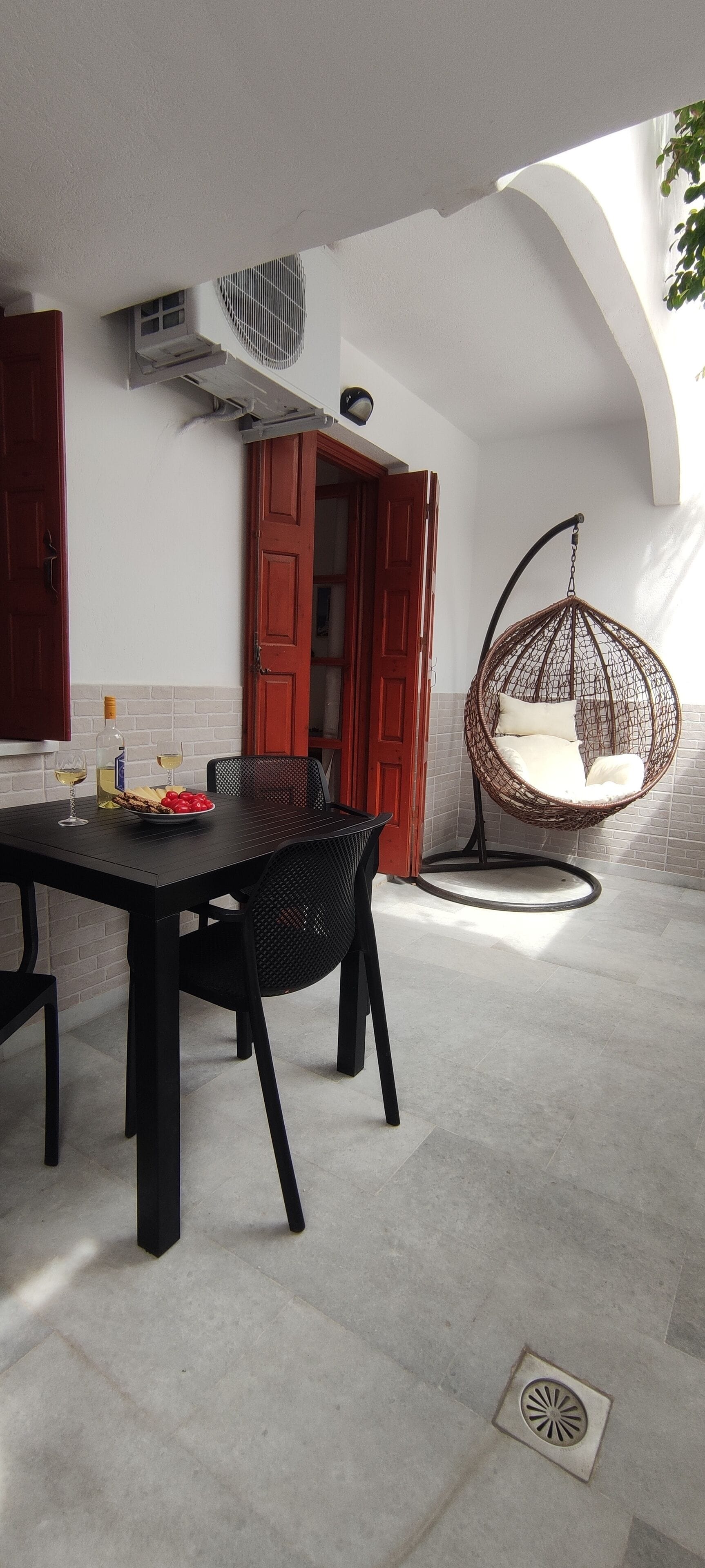 Twin Room (Semi-Basement) | Terrace/patio