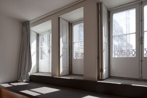 Deluxe Room, City View | Hypo-allergenic bedding, individually decorated, individually furnished