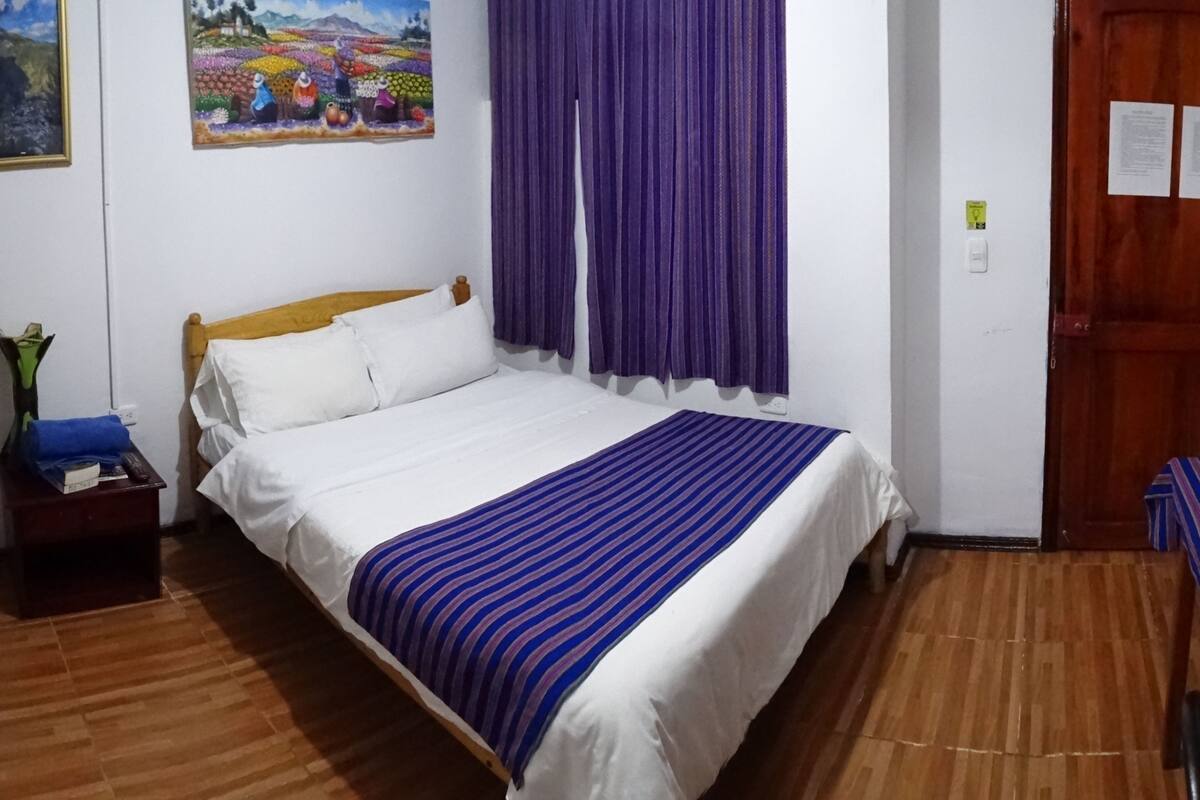 Double Room, 1 Queen Bed | Down duvets, in-room safe, iron/ironing board, free WiFi