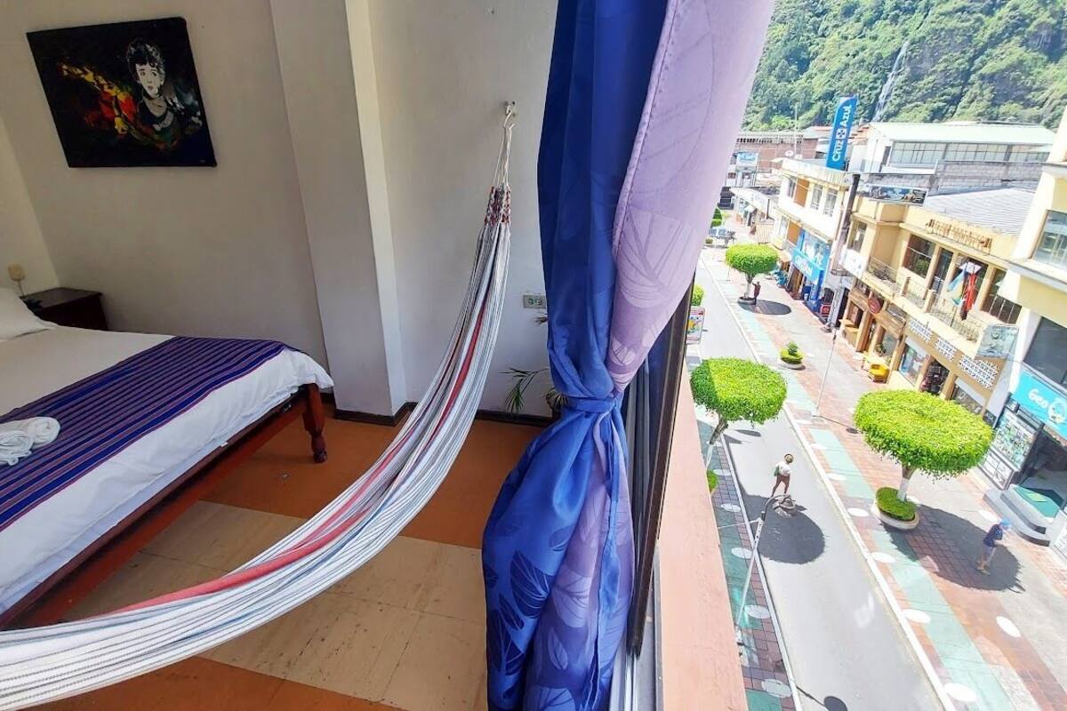 Double Room, 1 Queen Bed, City View | Down duvets, in-room safe, iron/ironing board, free WiFi