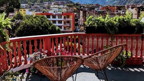 Terrace/patio - Erupcion Art Hotel & Hostel (Baños de Agua Santa)