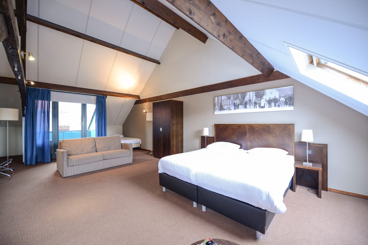 junior suite | in-room safe, desk, blackout curtains, free cots/infant beds