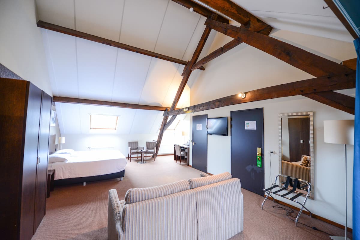 junior suite | in-room safe, desk, blackout curtains, free cots/infant beds