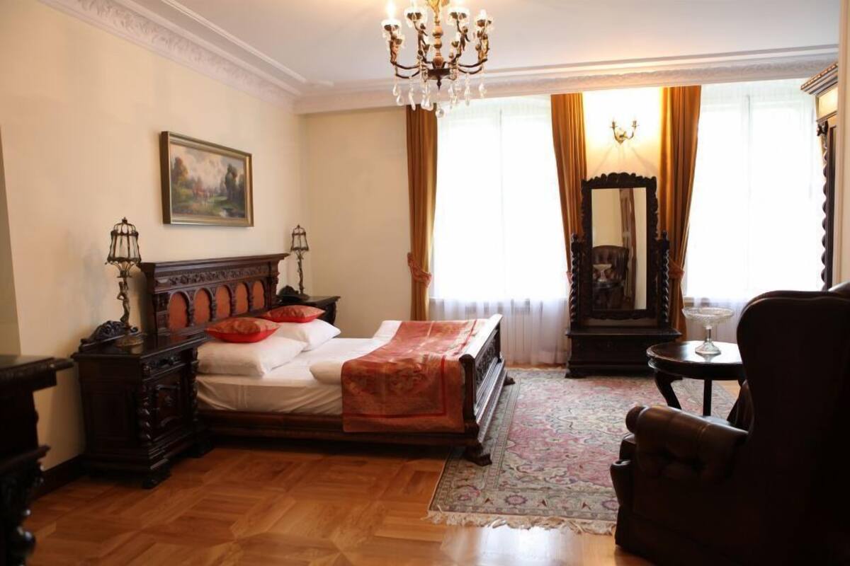 Standard Apartment | In-room safe, iron/ironing board (on request), free WiFi, bed sheets