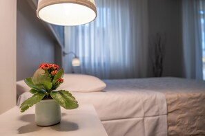 Double Room | Frette Italian sheets, pillowtop beds, desk, iron/ironing board - Bed & Breakfast Accademia (Verona)