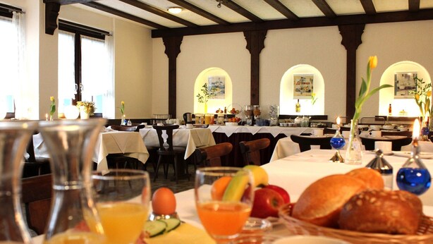 Free daily buffet breakfast - Gasthaus Hotel Rebstock (Malterdingen)