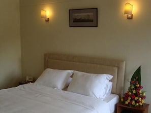 Superior Room | Individually furnished, desk, free WiFi - Kivi Milimani Hotel (Nairobi)