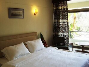 Ameublement personnalisé, bureau, Wi-Fi gratuit