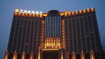 Front of property โ evening/night