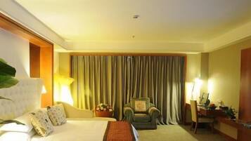 Desk, free wired Internet