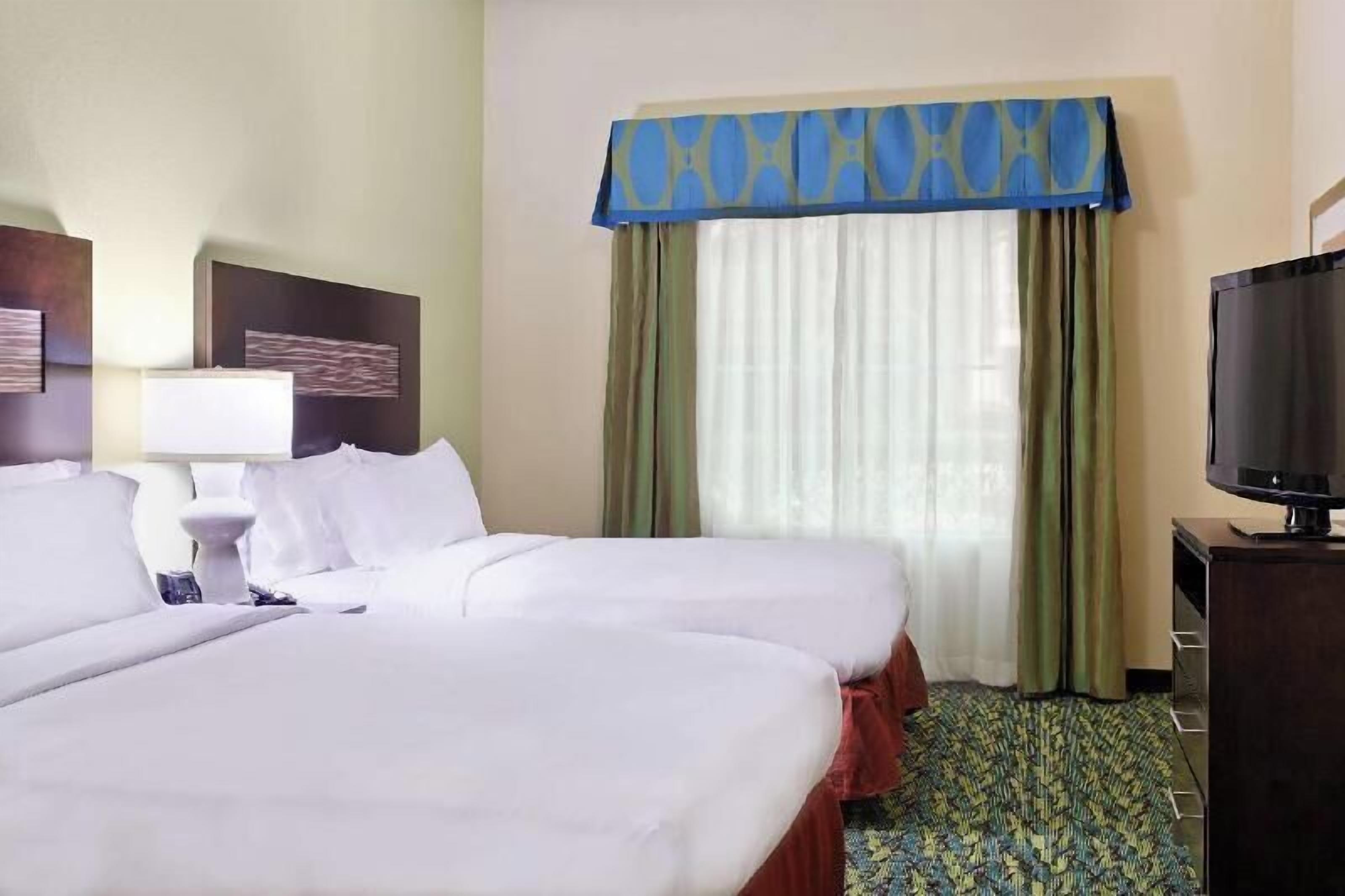 In-room safe, desk, free WiFi, bed sheets