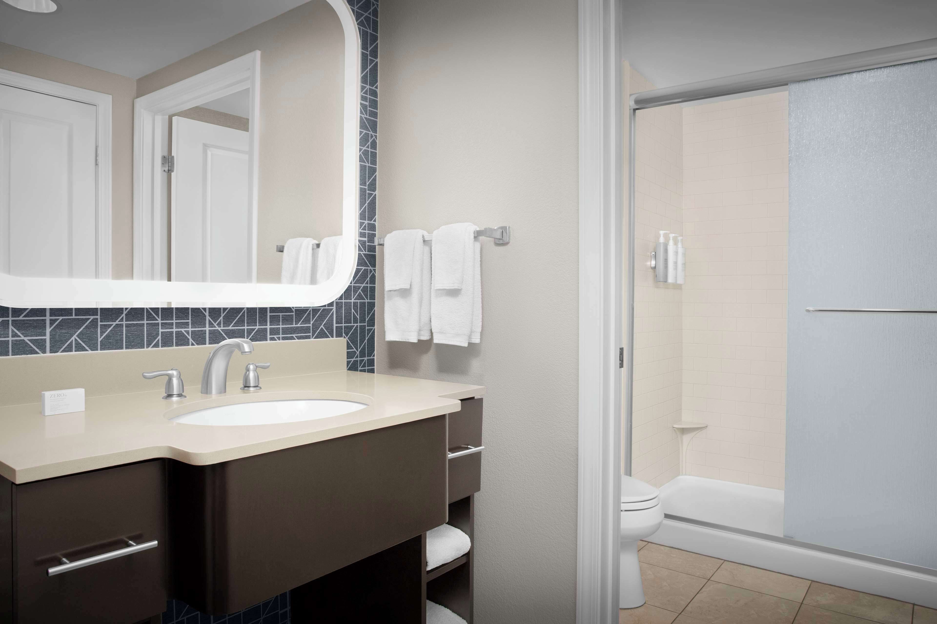 hydromassage showerhead, free toiletries, hair dryer, towels