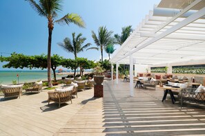 3 restaurants, breakfast, lunch, dinner served; Indonesian cuisine - InterContinental Bali Sanur Resort by IHG (Denpasar)