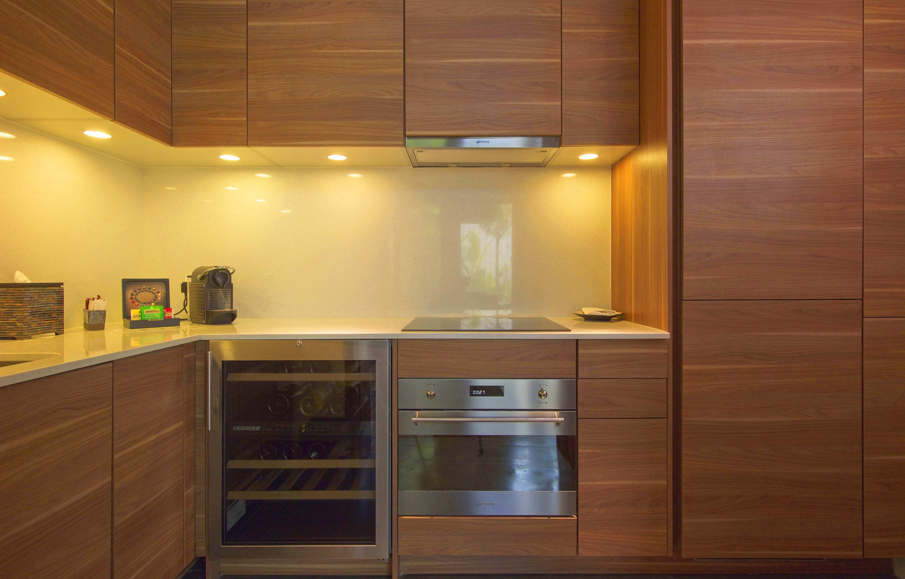 coffee/tea maker, dining tables