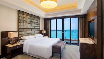 福朋套房, 1 张特大床, 海景, 高楼层, 阳台 | 1 多间卧室、高档床上用品、迷你吧、客房内保险箱