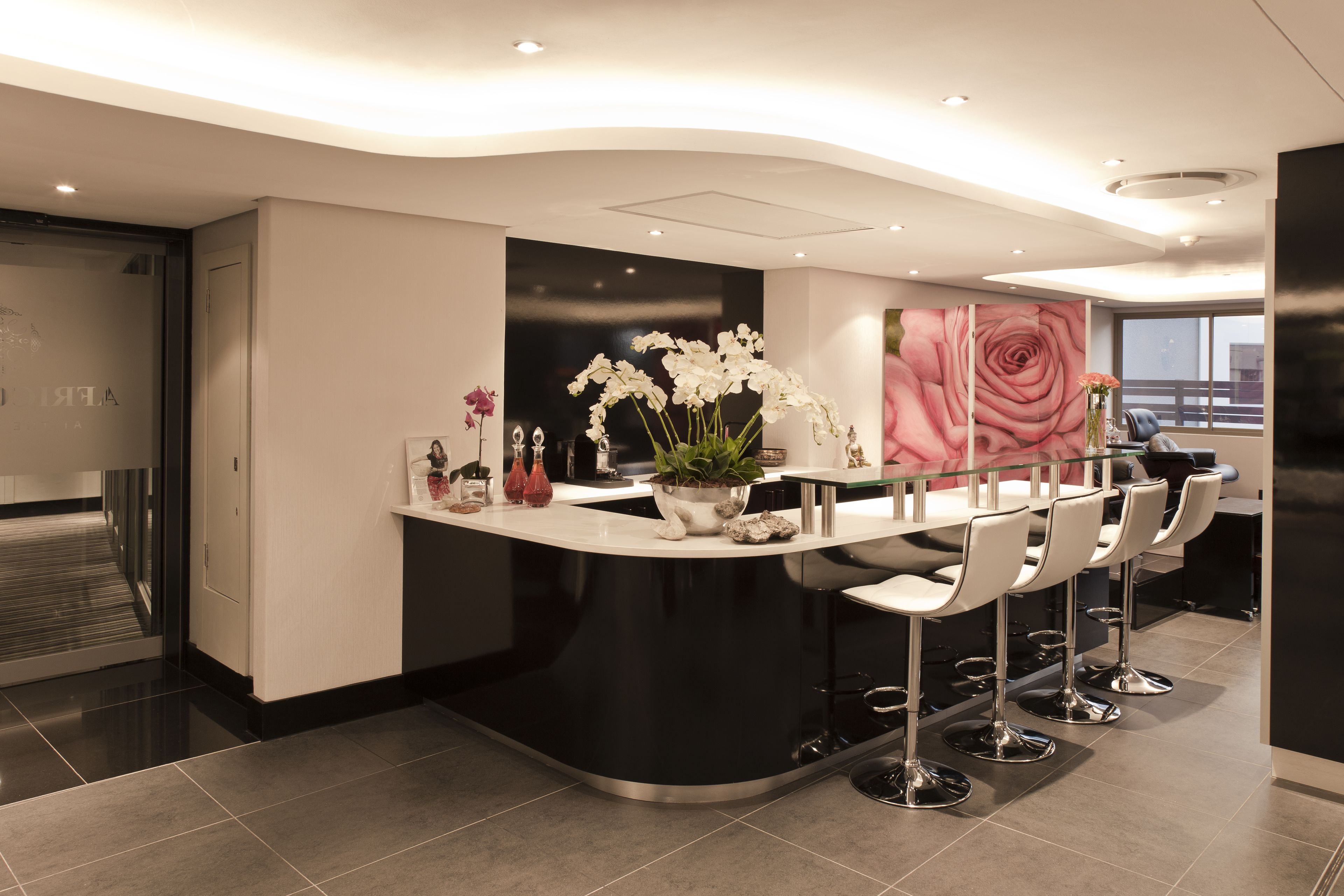 body treatments, aromatherapy, body wraps, body scrubs, facials