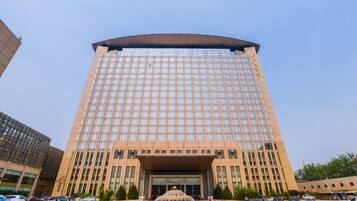 المنشأة من الخارج