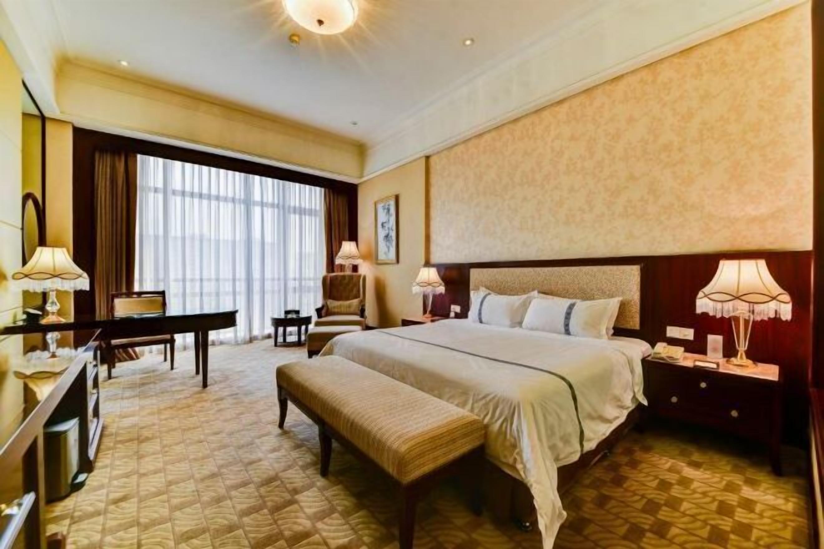 Minibar, in-room safe, alarm clocks