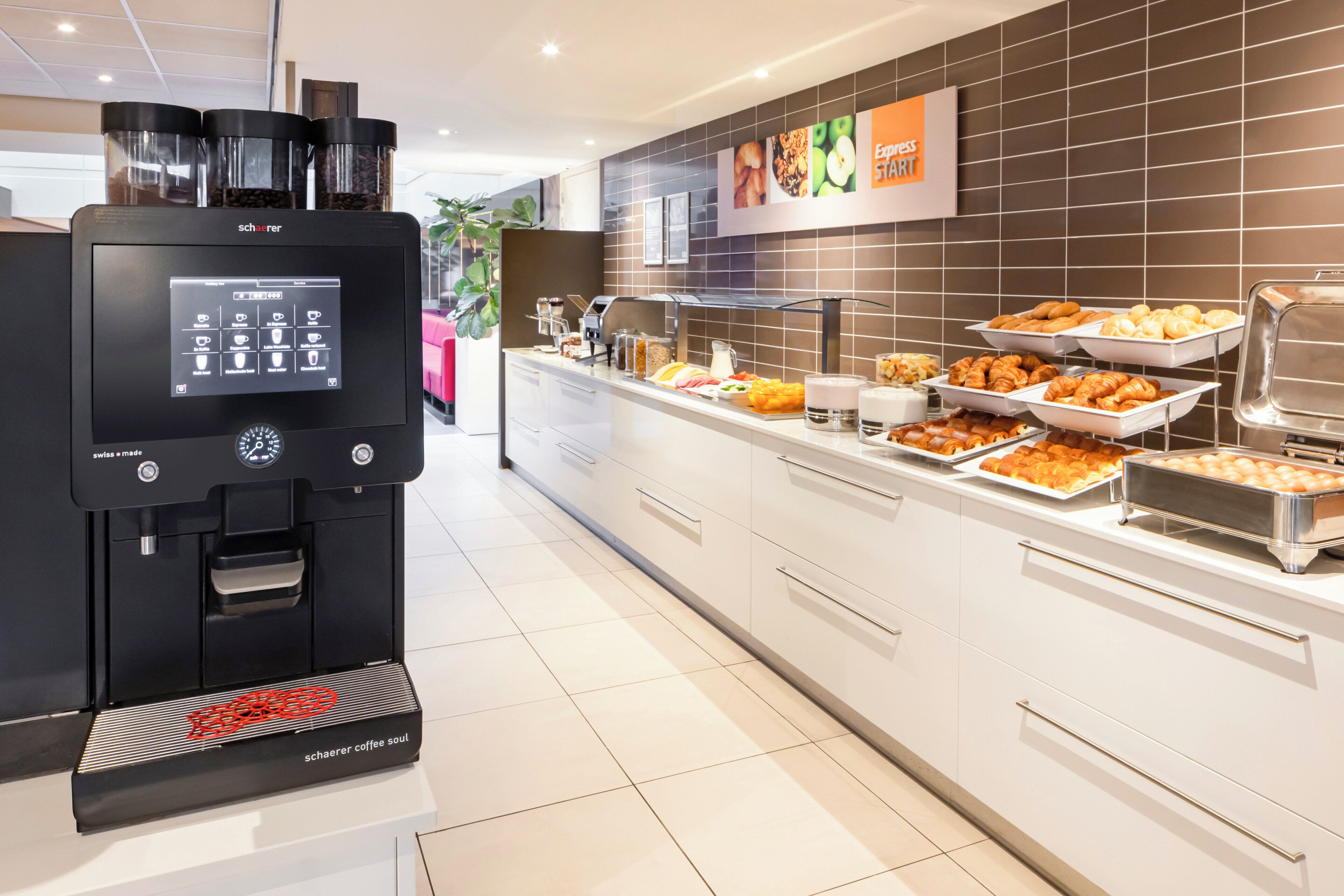 free daily continental breakfast