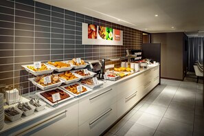 Free daily continental breakfast