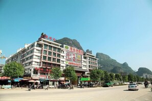 Exterior - Vienna International Hotel Yangshuo Branch (Guilin)