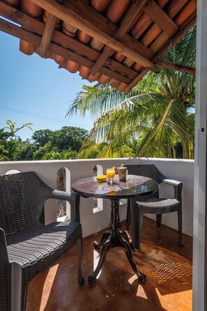 Phòng đôi Tiêu chuẩn, 1 giường cỡ king, ban công | Minibar, két bảo mật tại phòng, truy cập Internet không dây miễn phí 