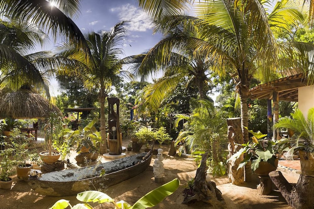 Villa Mozart y Macondo