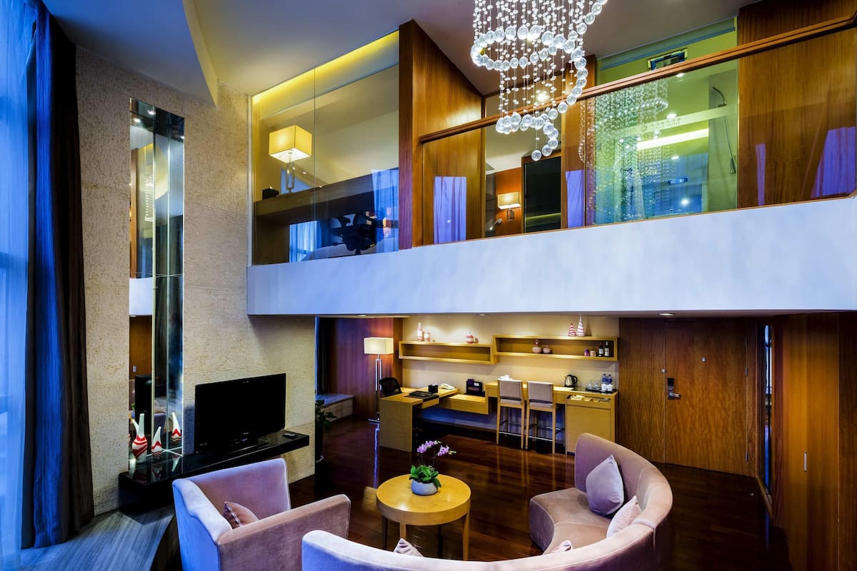 Suite, 1 King Bed (Exquisite, Duplex)