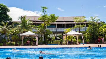 屋外プール、プール パラソル