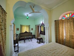 Executive Room - Palkiya Haveli - A Heritage Home (Kota)