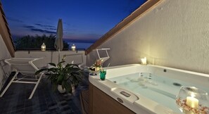 Jetted tub