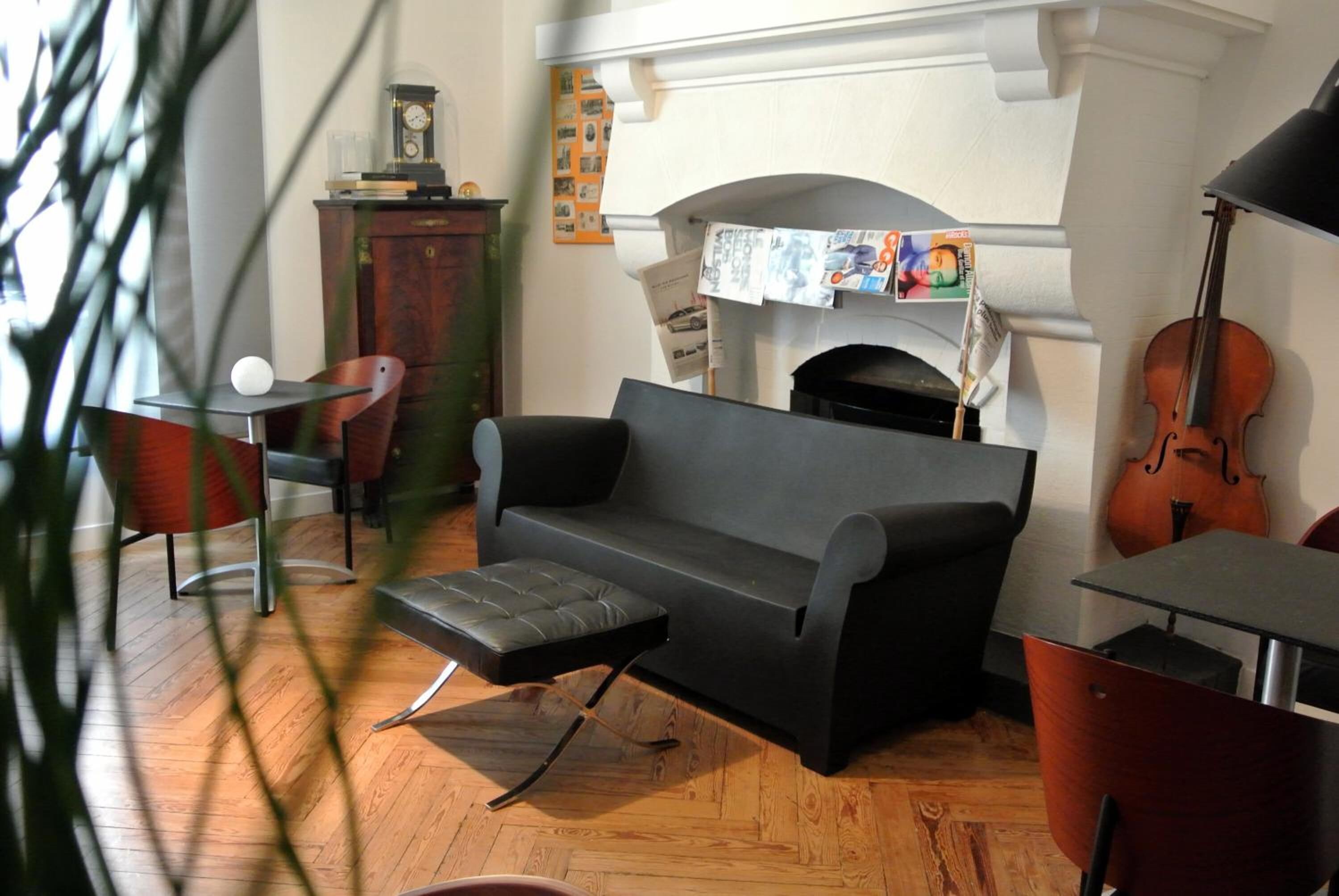 tv, dvd player, computer