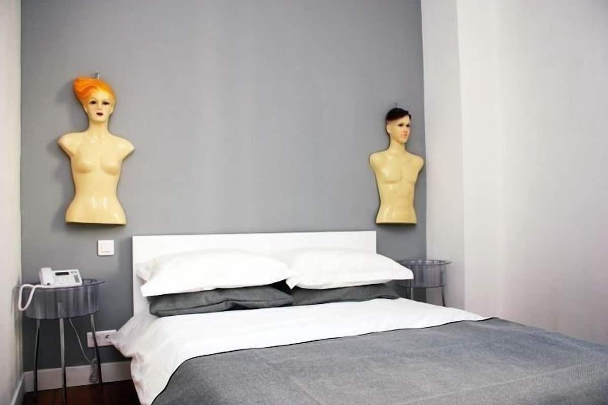 Betten mit Memory-Foam-Matratzen, Minibar, Zimmersafe