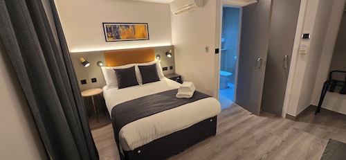 Chiswick Rooms